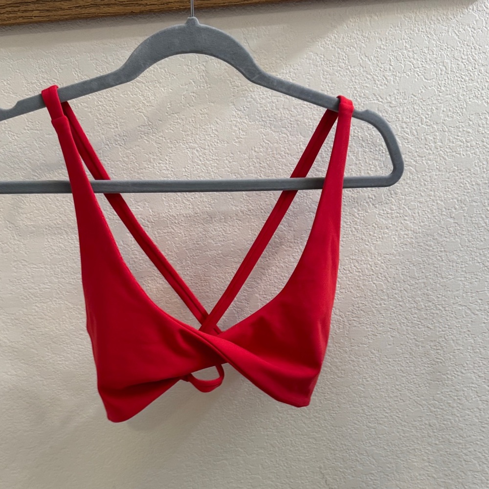 White Fox Boutique Red Cross-Back Sport Bra- no pads!